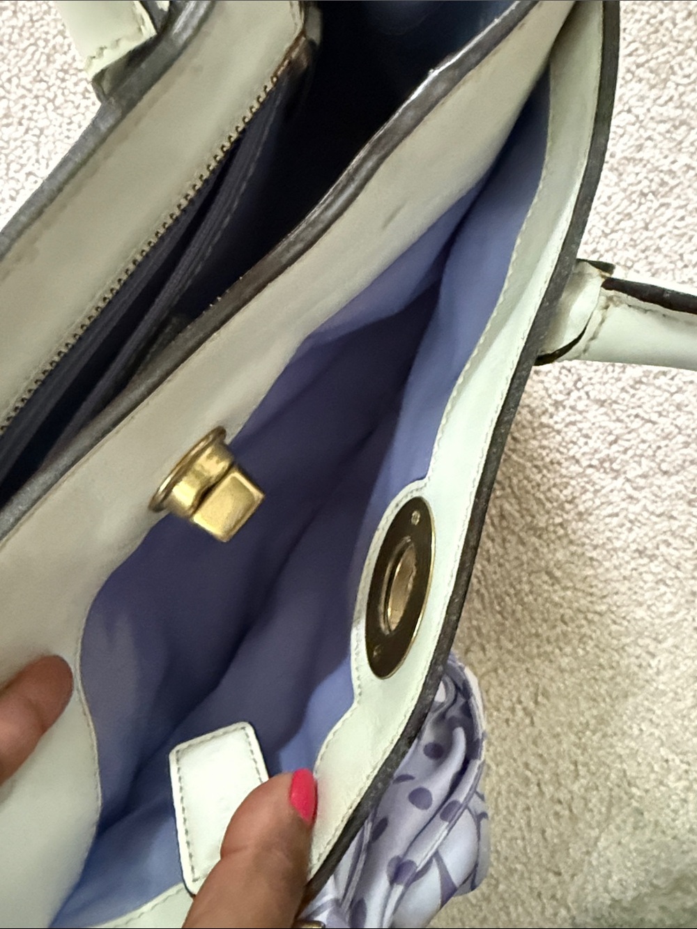 White Leather Shoulder Tote with Gold Turn-Lock - Picture 7 of 11